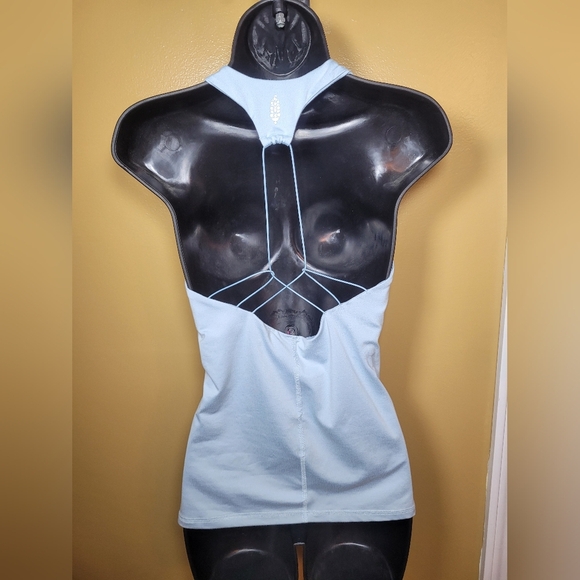 FP Movement Free People Movement Smooth it Out Light Blue Tank Top sz M - Picture 1 of 10